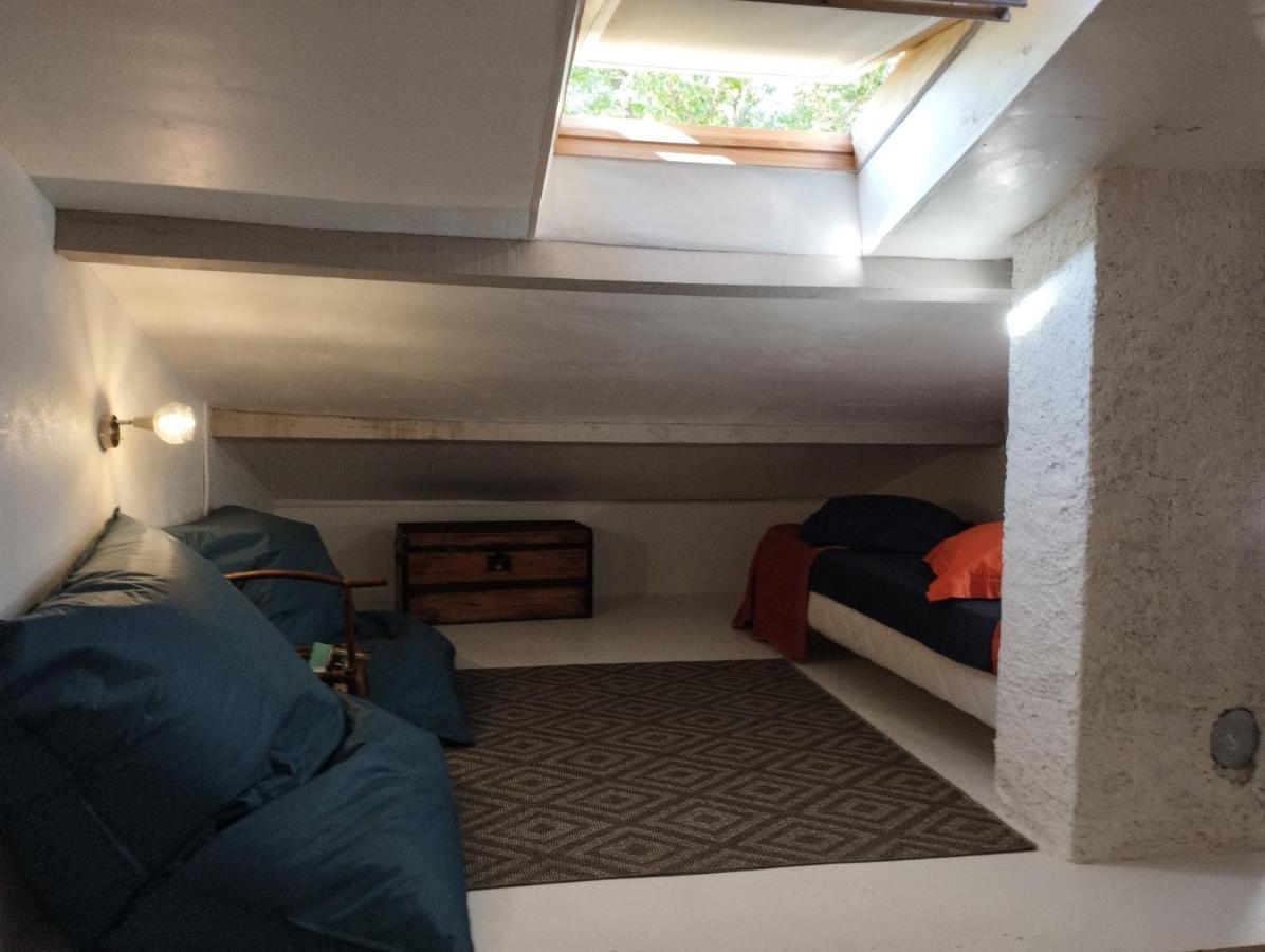 Chambre D'Hotes L'Orange Bleue 루스트렐 외부 사진